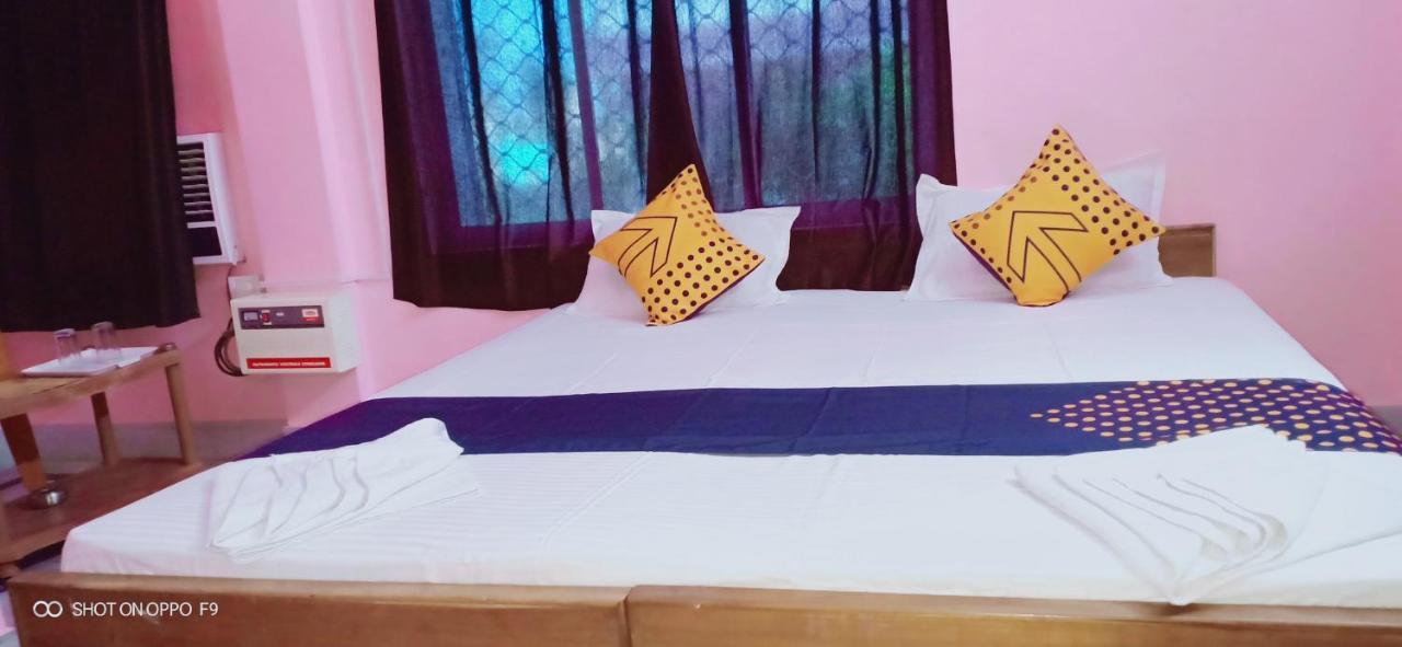 Hotel Gunjan Puri Exterior foto